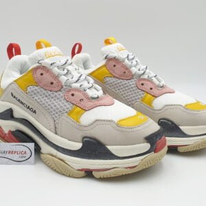 Vind Balenciaga Sneakers Dames Triple S Op Marktplaats Nl