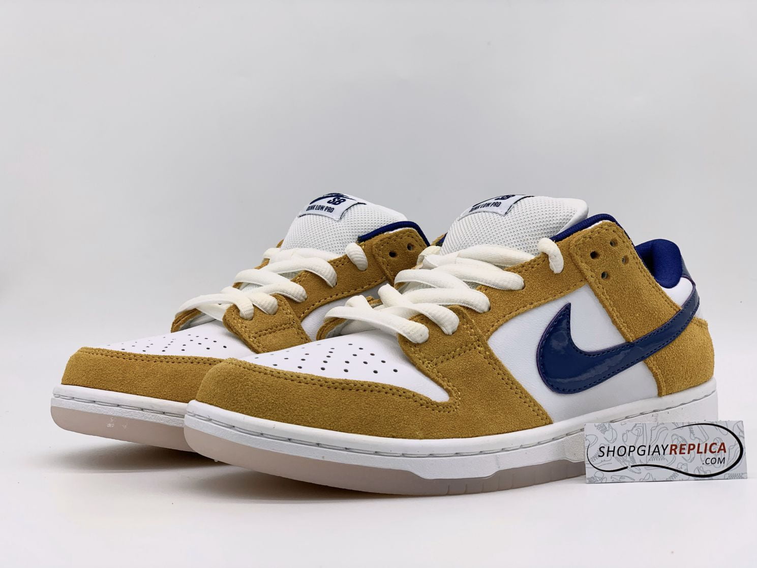 Giày Nike SB Dunk vàng 