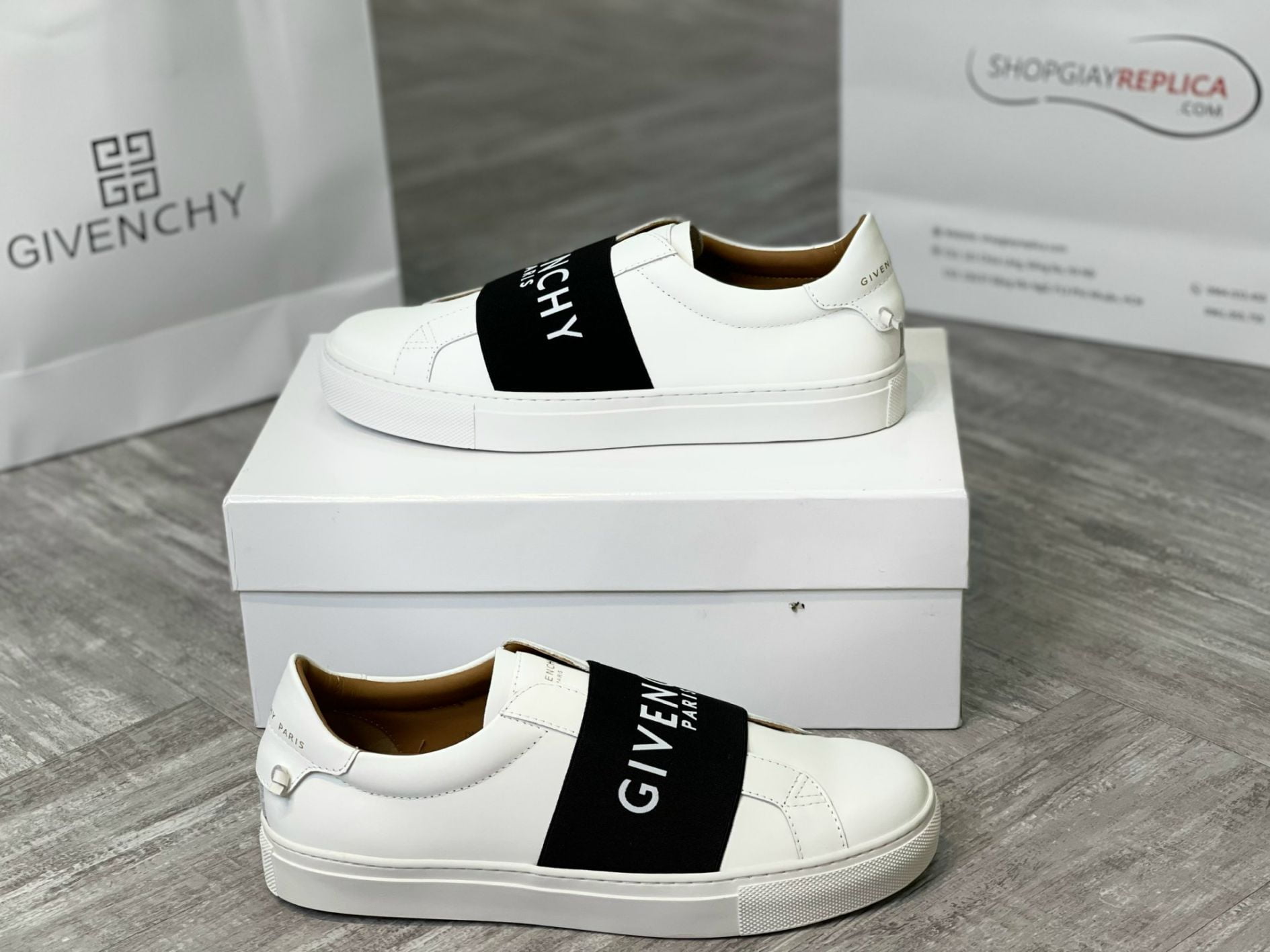 Givenchy in leather with webbing