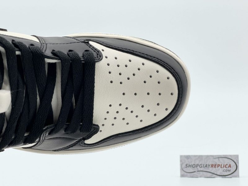 Toebox Nike Air Jordan 1 Retro High Dark Mocha