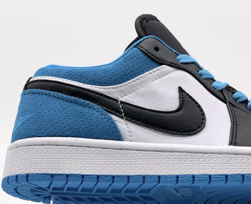 Swoosh Nike Jordan 1 Low Laser Blue