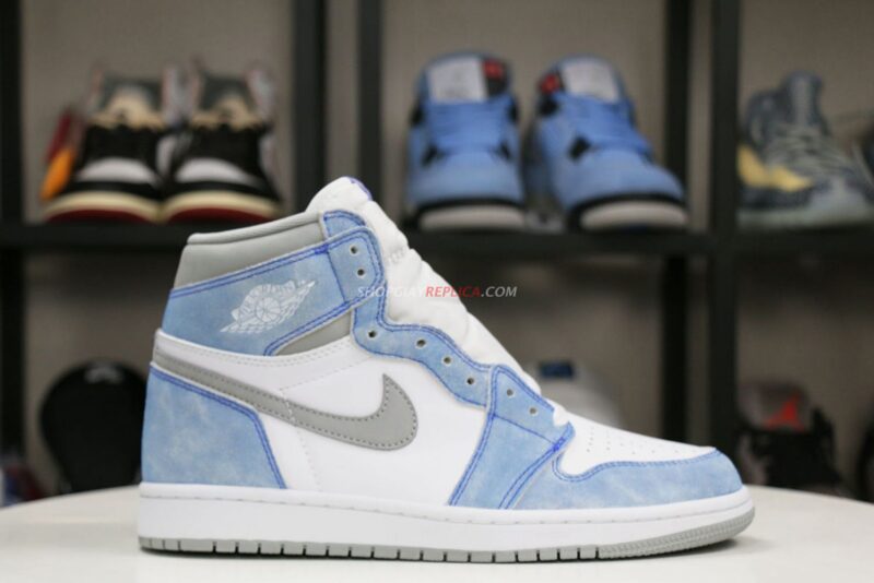 Giày Jordan 1 Hyper Royal