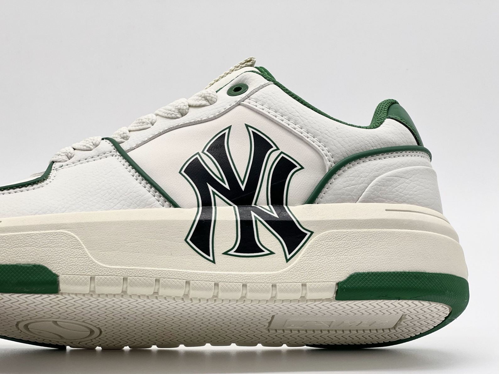 Giày MLB Chunky Liner New York Yankees White Green rep 1:1