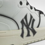 Giày MLB Chunky Liner High New York Yankees White Black