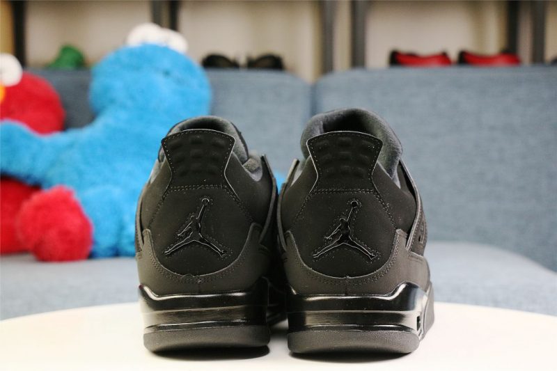 Giày-Nike-Air-Jordan-4-Retro-'Black-Cat'-Like-Auth