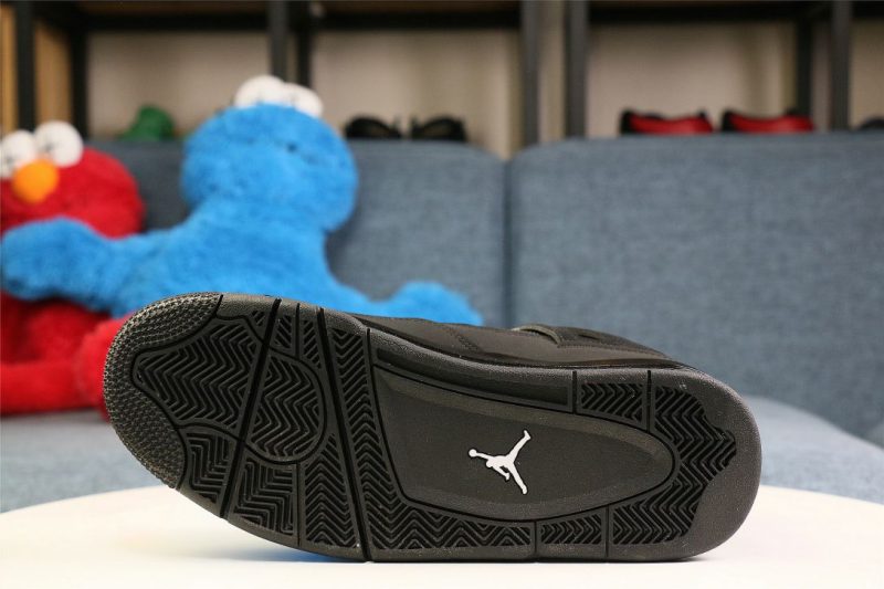 Giày-Nike-Air-Jordan-4-Retro-'Black-Cat'-Like-Auth