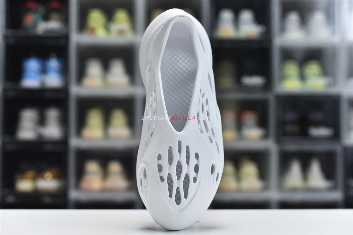 Giày Adidas Yeezy Foam Runner ‘Ararat’
