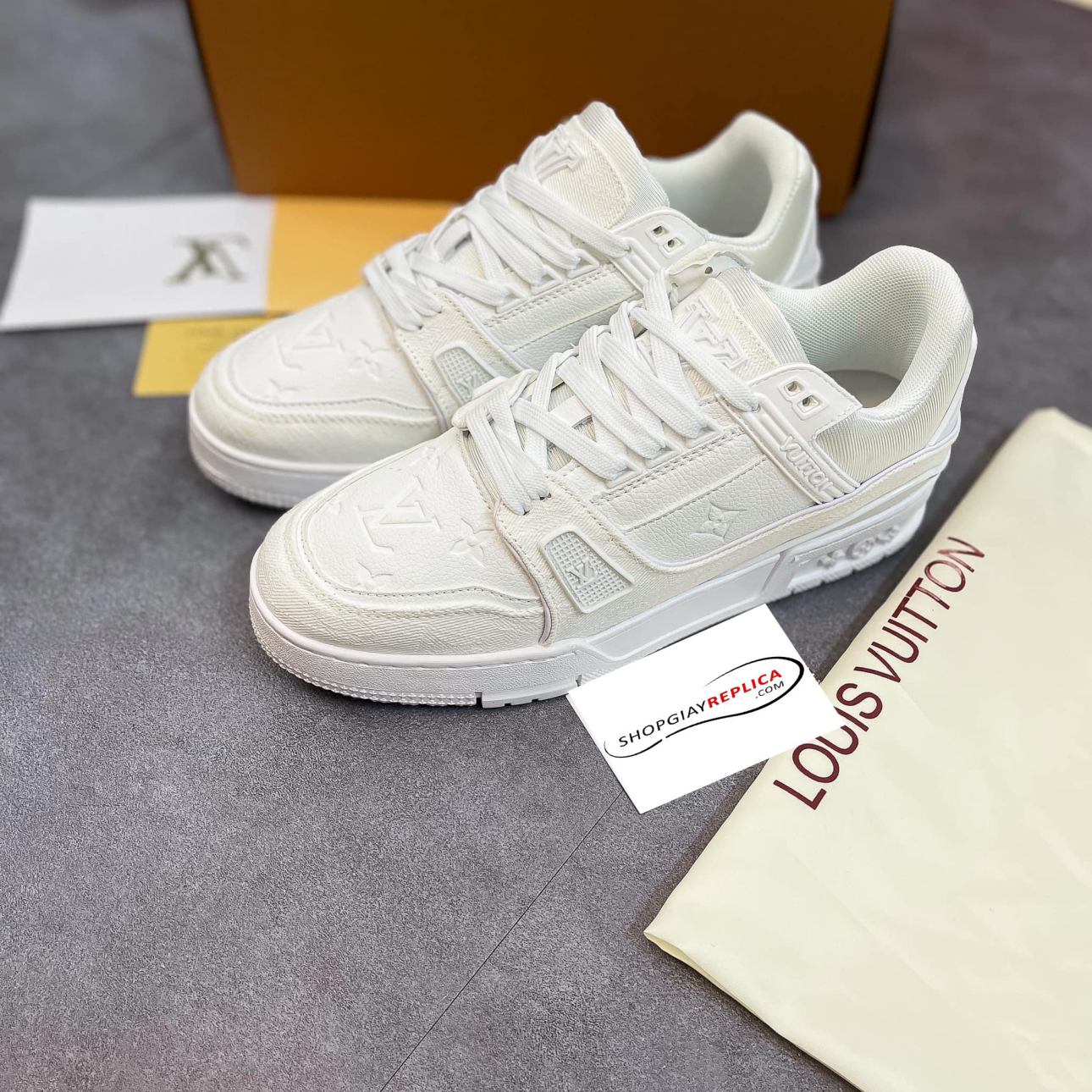 Giày Louis Vuitton LV Trainer Monogram trắng Siêu Cấp