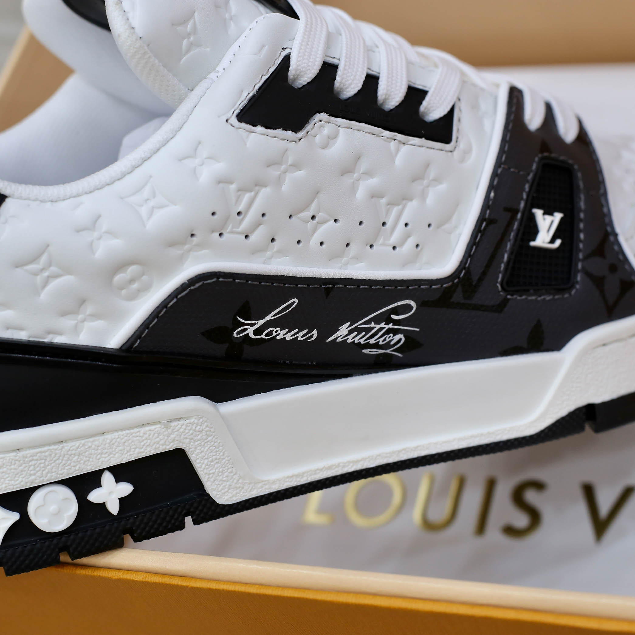 Giày Louis Vuitton LV Trainer #54 Black Grey Siêu Cấp Rep 1:1 - Shop giày  Replica™