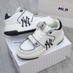 Giày MLB Chunky Liner Mid New York Yankees Black Like Auth