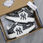 Giày MLB Chunky Liner Mid Classic Monogram New York Yankees Black Like Auth