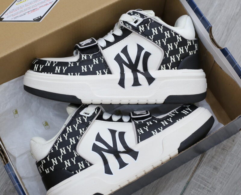 Giày MLB Chunky Liner Mid Classic Monogram New York Yankees Black Like Auth