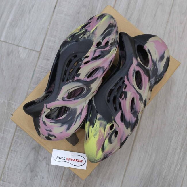 Adidas Yeezy Foam Runner ‘MX Carbon’