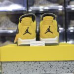 Giày Nike Air Jordan 4 Retro ‘Lightning’ 2021 Like Auth