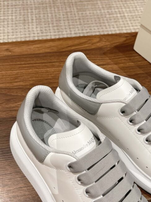 Giày Alexander Mcqueen Gót Xám Bóng Like Auth