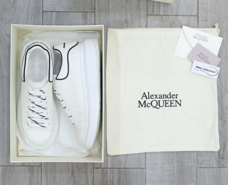 Giày Alexander Mcqueen Trắng Gót Chữ Đen Nổi