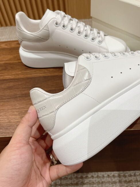 Giày Alexander Mcqueen Trắng Gót Be Vân Cá Sấu Like Auth