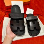 Dép Hermes Chypre Sandal Full Đen Da Trơn Best Quality