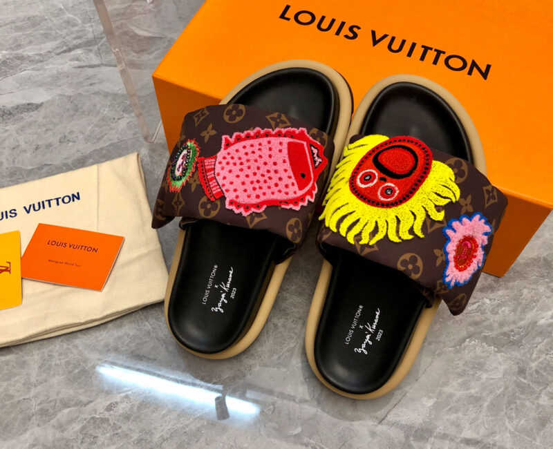 Dép Louis Vuitton LV x YK Pool Pillow Flat Comfort Mules Cacao Brown Best Quality