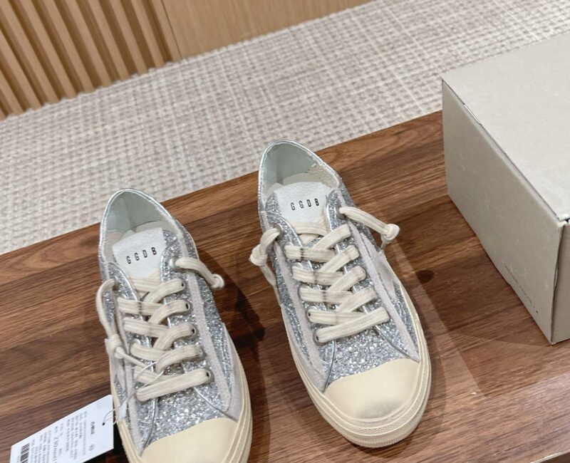 Giày Golden Goose Deluxe Brand V-Star Glittered Lace-Up Best Quality