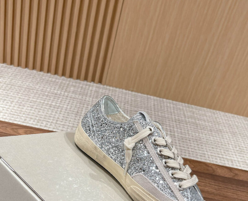 Giày Golden Goose Deluxe Brand V-Star Glittered Lace-Up Best Quality