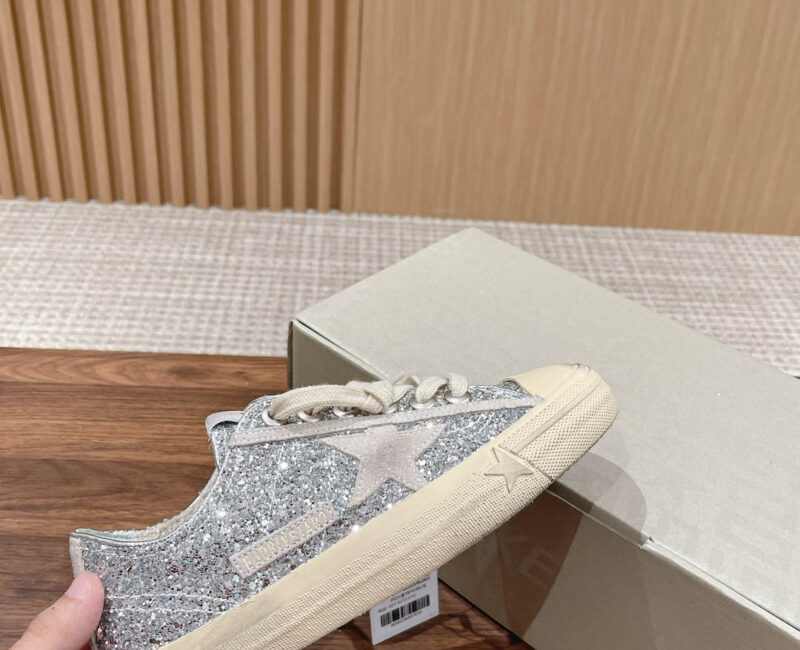 Giày Golden Goose Deluxe Brand V-Star Glittered Lace-Up Best Quality