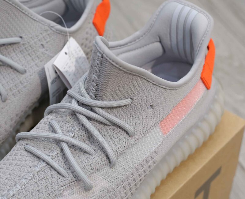 Giày Adidas Yeezy Boost 350 V2 Tail Light Best Quality