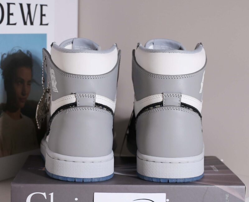 Giày Nike Air Jordan 1 Retro High Dior Best Quality – Thanh Lý No Box New 100%
