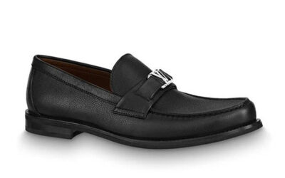 Giày Loafer Louis Vuitton Major Black Da Taiga Khóa Logo Lv Bạc Bóng