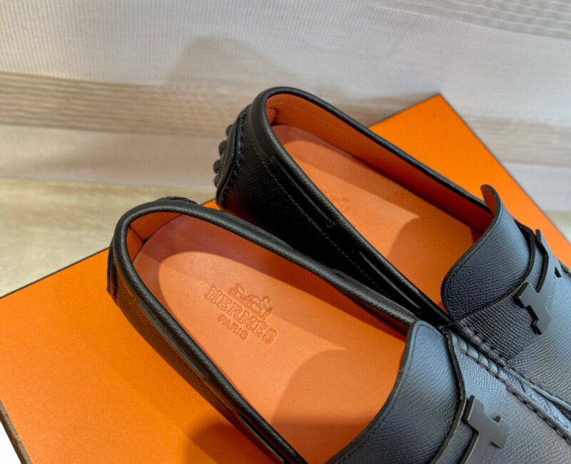 Giày Loafer Hermes Đen Da Taiga Khóa chữ H