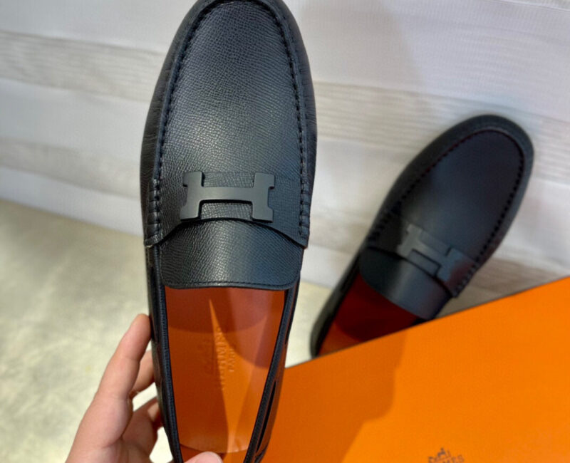 Giày Loafer Hermes Đen Da Taiga Khóa chữ H