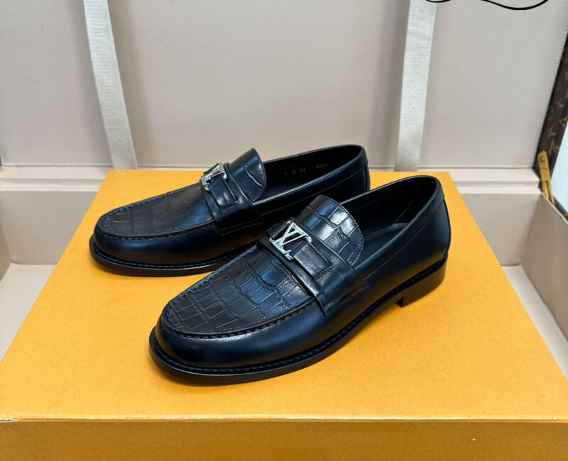 Giày Loafer LV Major Black Da Cá Sấu Logo LV Bạc