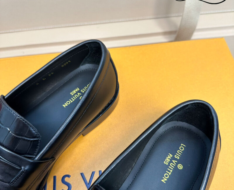 Giày Loafer LV Major Black Da Cá Sấu Logo LV Bạc