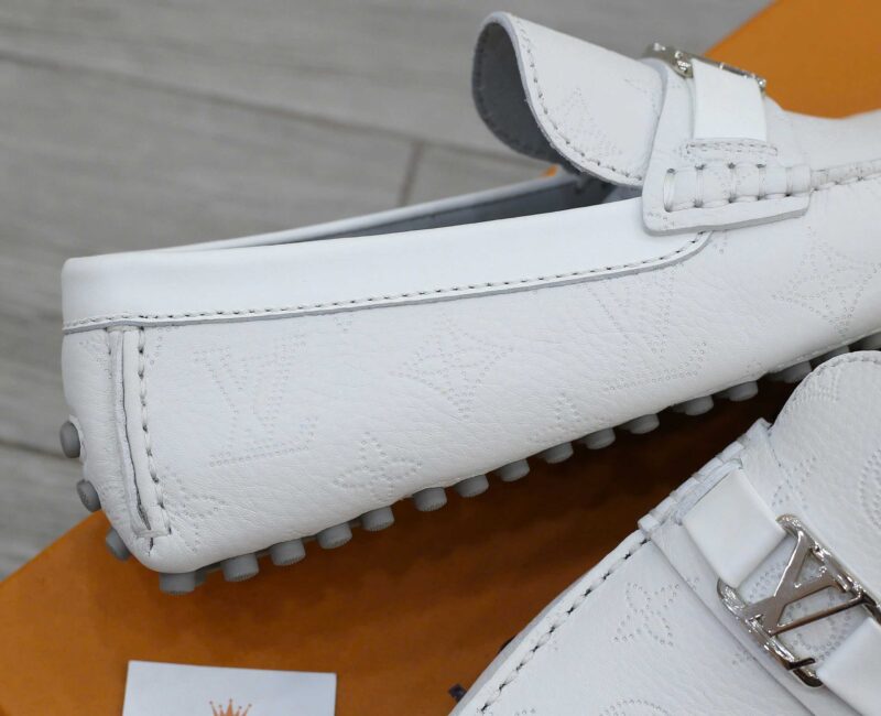 Giày lười Louis Vuitton Major Hockenheim Moccasin White Da Bê Họa Tiết Monogram Logo LV Bạc