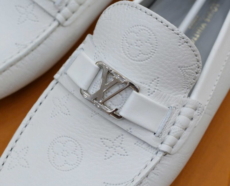 Giày lười Louis Vuitton Major Hockenheim Moccasin White Da Bê Họa Tiết Monogram Logo LV Bạc