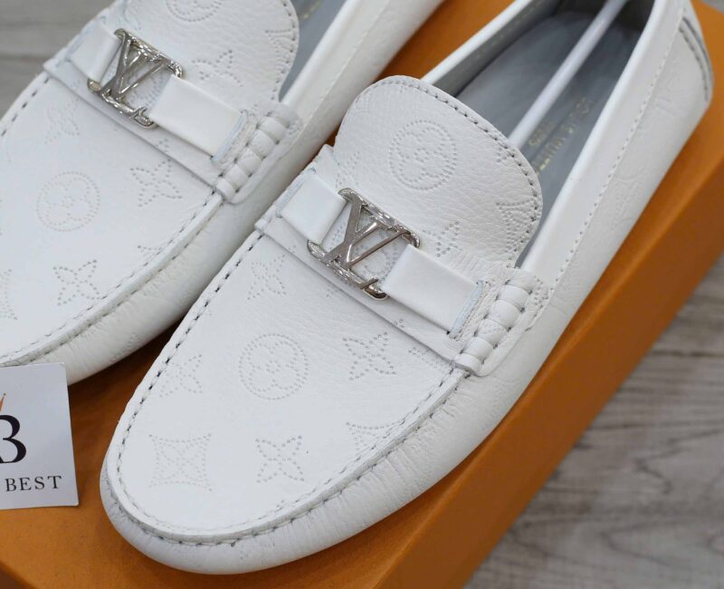 Giày lười Louis Vuitton Major Hockenheim Moccasin White Da Bê Họa Tiết Monogram Logo LV Bạc