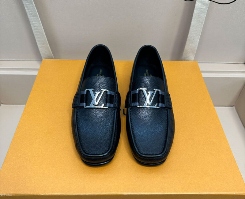 Giày Loafer Louis Vuitton Major Black Đen Da Bê Sần Logo LV Bạc