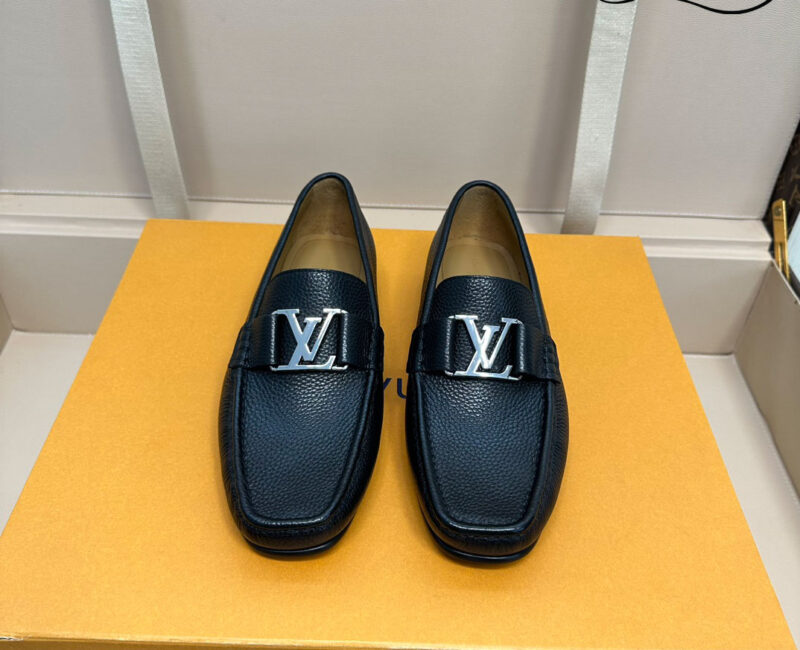 Giày Lười Louis Vuitton Montaigne Loafers Black Da Bê Có Vân Logo LV Bạc