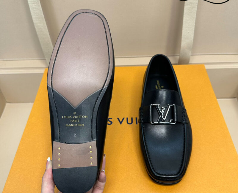 Giày Lười Louis Vuitton Montaigne Loafers Black Da Bê Trơn Logo LV Đen