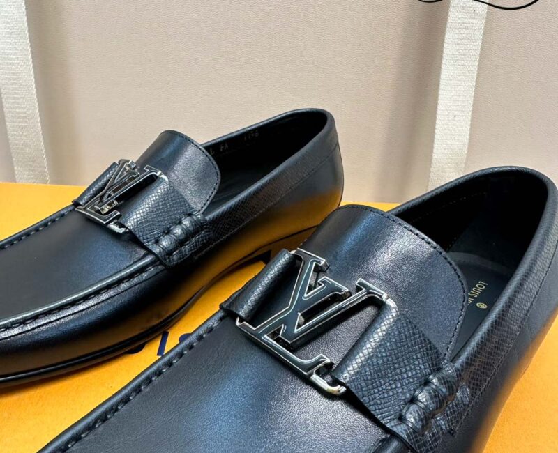 Giày Lười Louis Vuitton Montaigne Loafers Black Da Bê Trơn Logo LV Đen