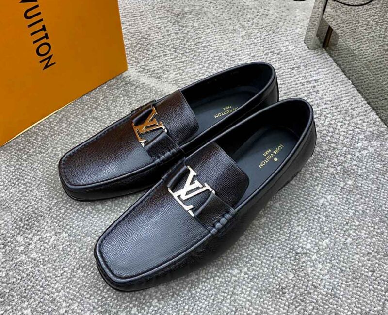 Giày lười Louis Vuitton Montaigne Loafers Da Nhăn Logo LV Bạc