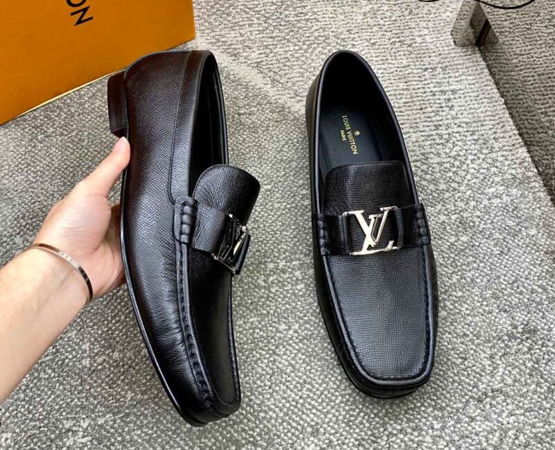 Giày lười Louis Vuitton Montaigne Loafers Da Nhăn Logo LV Bạc