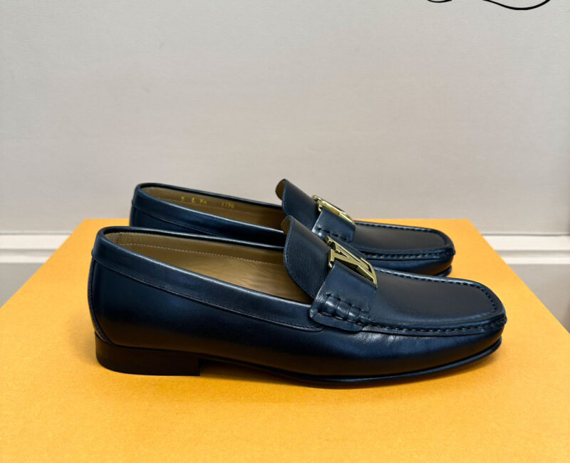 Giày lười Louis Vuitton Montaigne Loafers Da Trơn Logo LV Vàng