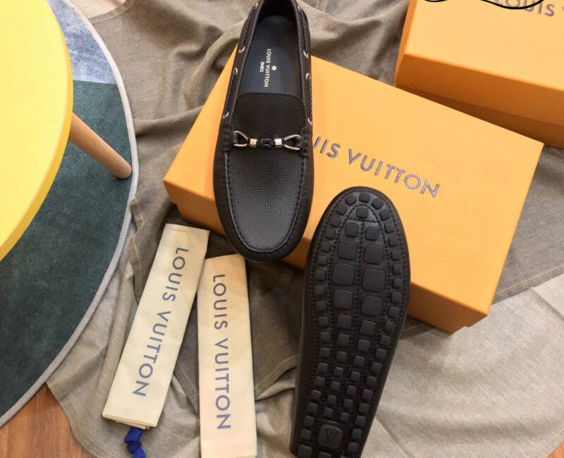 Giày lười Louis Vuitton Raspail Moccasin Black Da Bê Có Vân