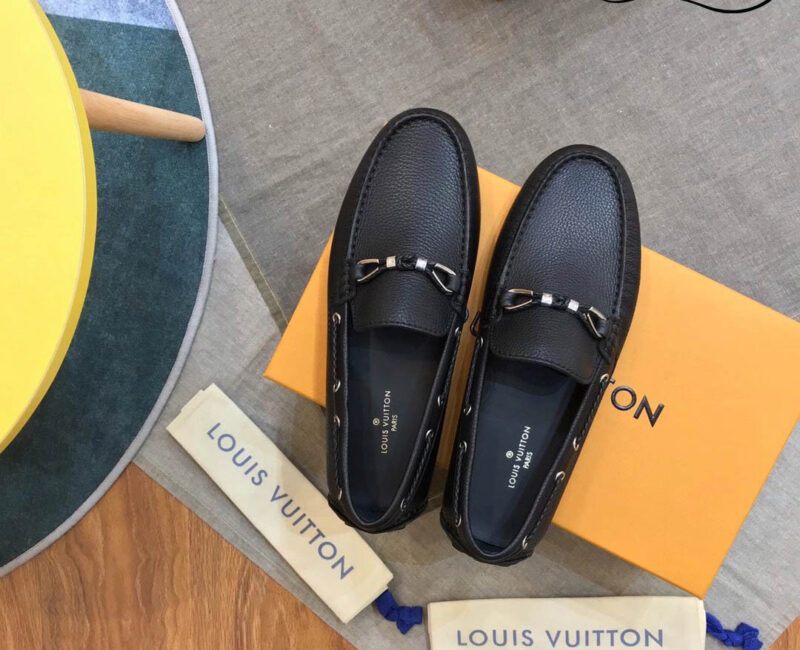 Giày lười Louis Vuitton Raspail Moccasin Black Da Bê Có Vân