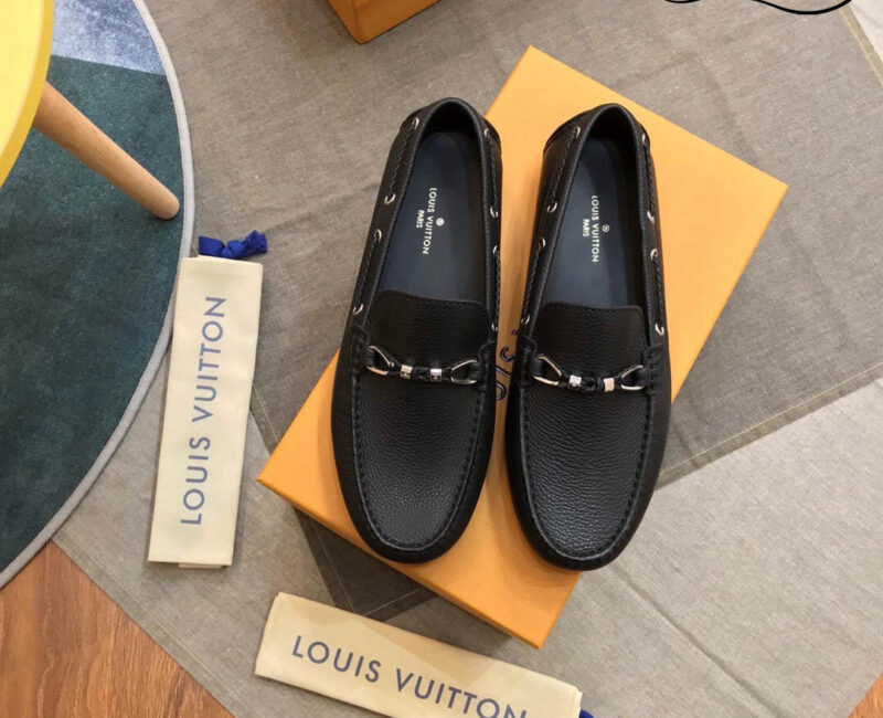 Giày lười Louis Vuitton Raspail Moccasin Black Da Bê Có Vân