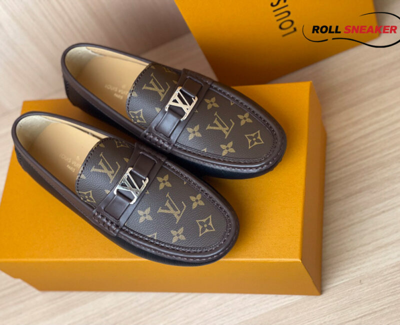 Giày lười LV Hockenheim Mocassin Black Da Bê Sần Họa Tiết Monogram Canvas Logo LV Bạc