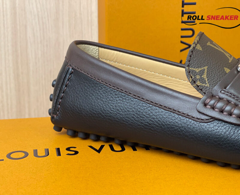 Giày lười LV Hockenheim Mocassin Black Da Bê Sần Họa Tiết Monogram Canvas Logo LV Bạc