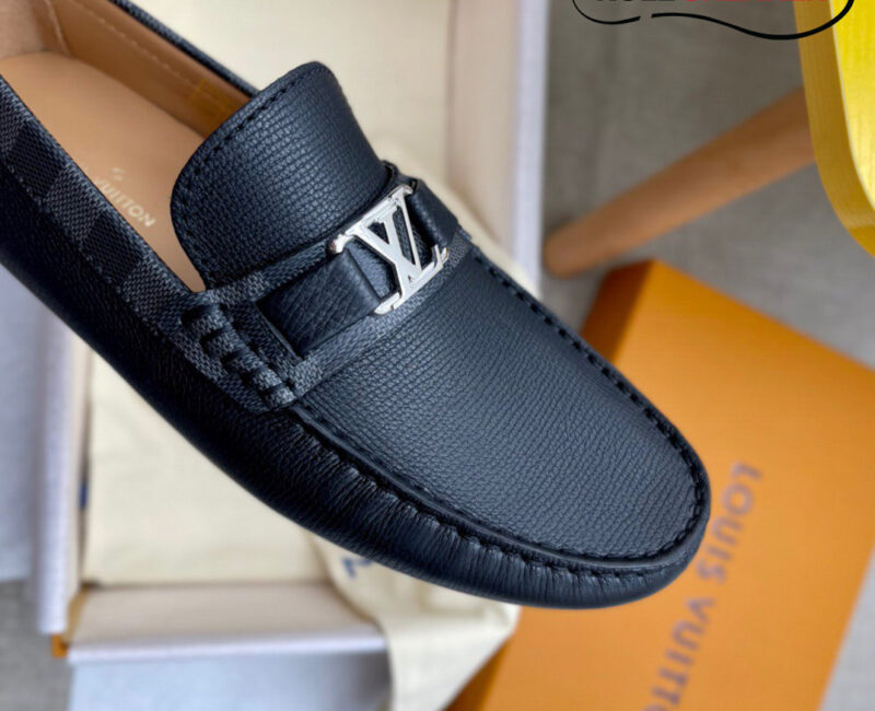 Giày lười LV Hockenheim Mocassin Da Bê Có Vân Họa Tiết Damier Logo LV Bạc