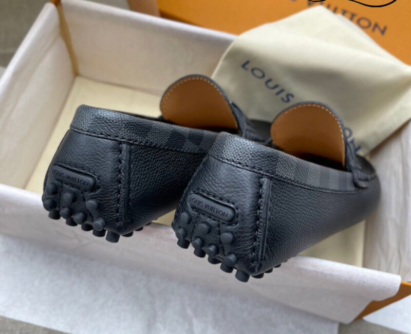 Giày lười LV Hockenheim Mocassin Da Bê Có Vân Họa Tiết Damier Logo LV Bạc